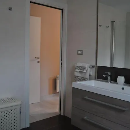 Lucia Amelia **** Apartman *